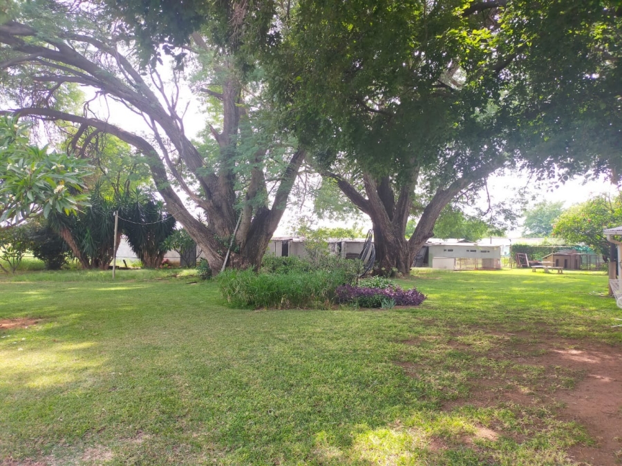 4 Bedroom Property for Sale in Kroondal North West